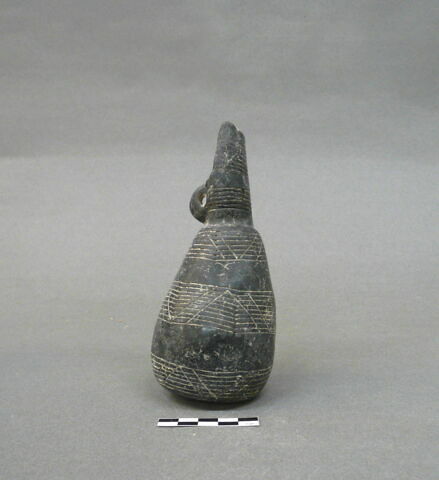 vase, image 2/2