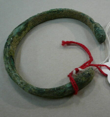 bracelet, image 2/2