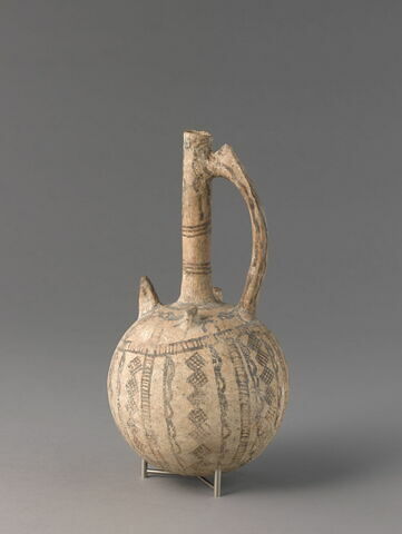 vase, image 2/2