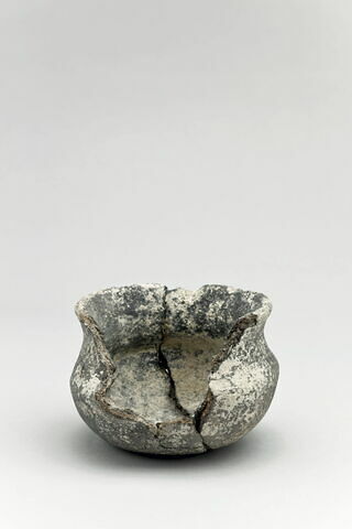 vase, image 2/3