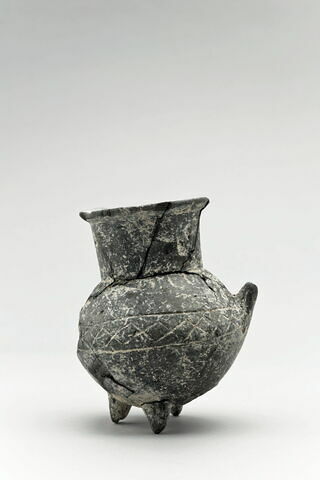 vase, image 1/3