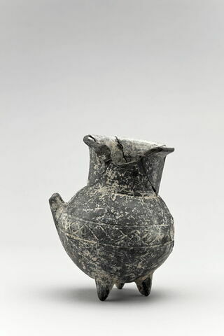 vase, image 2/3