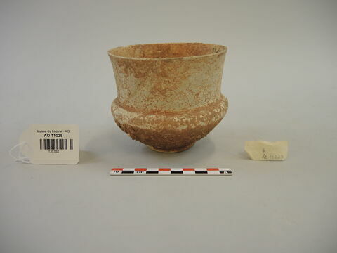 vase, image 1/1