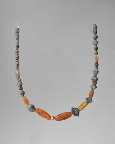 collier ; perle, image 1/3