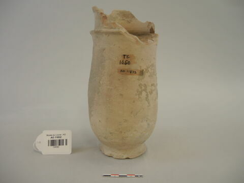 vase, image 1/1