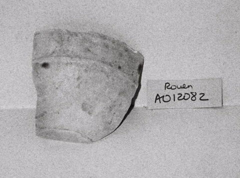 vase, image 2/3