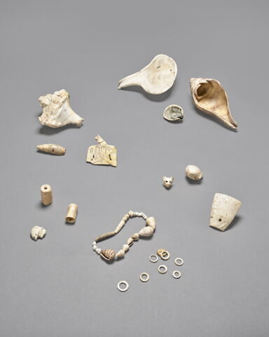 boîte à fard ; coquillage, image 2/4