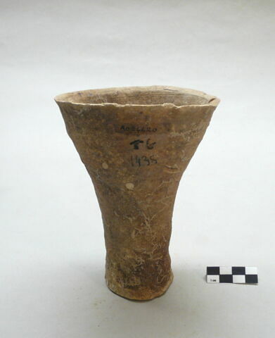 vase, image 1/1
