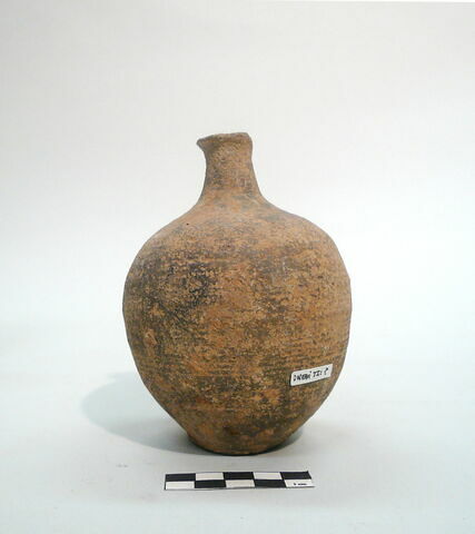 vase, image 2/2