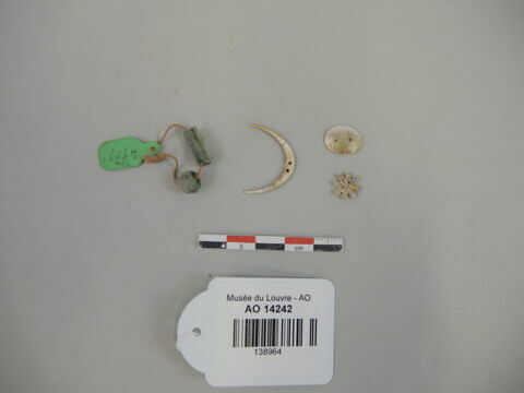 perle ; amulette, image 2/2