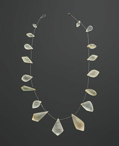 collier ; perle