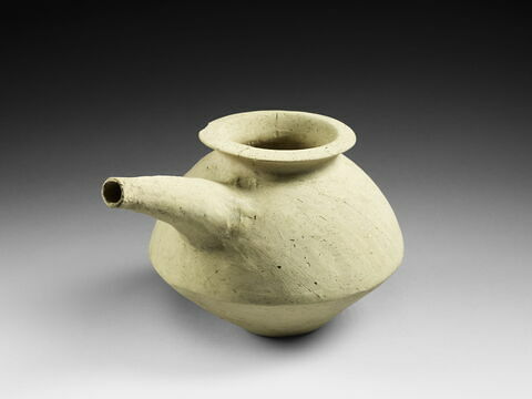 vase, image 2/2