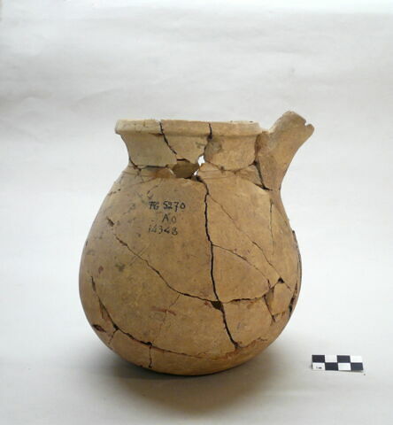 vase, image 1/1