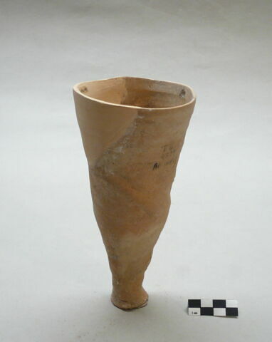 vase, image 1/1