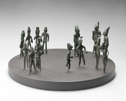 figurine, image 2/9