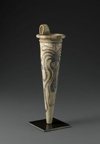 vase, image 4/9