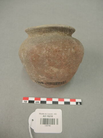 vase, image 1/1