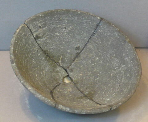 vase, image 2/2