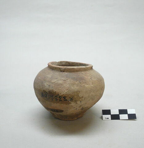 vase, image 1/1
