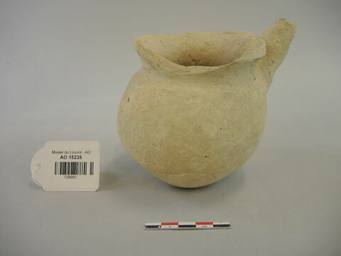 vase, image 1/1