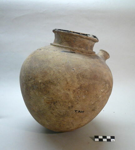 vase, image 1/3