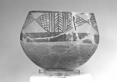 vase, image 2/2