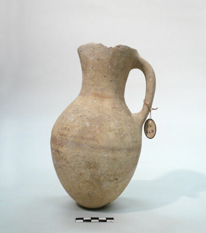 vase, image 2/2