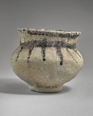 vase, image 2/3