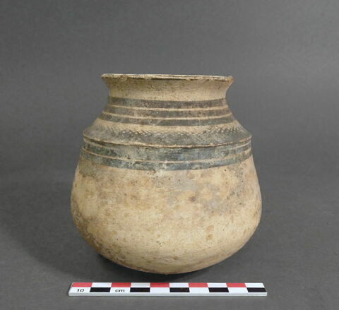 vase, image 1/1