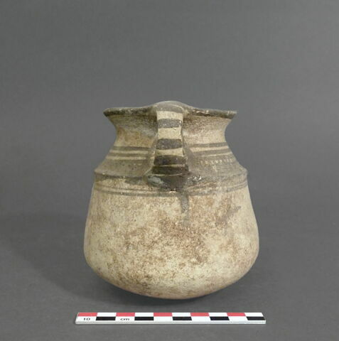 vase, image 2/2