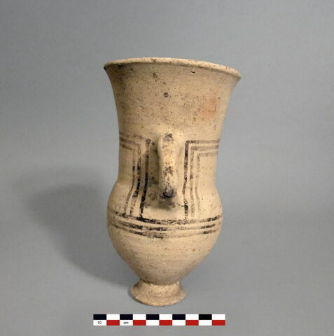 vase, image 2/2