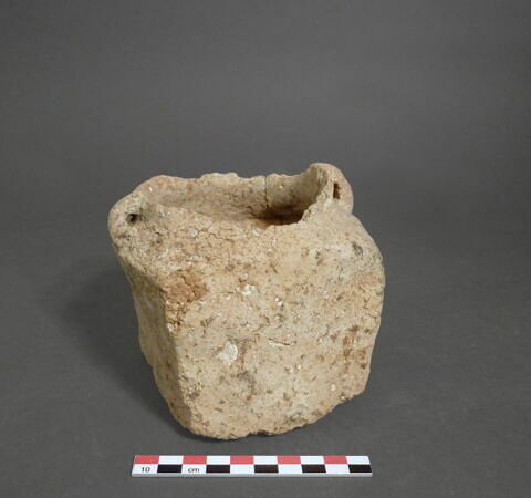 vase, image 2/2