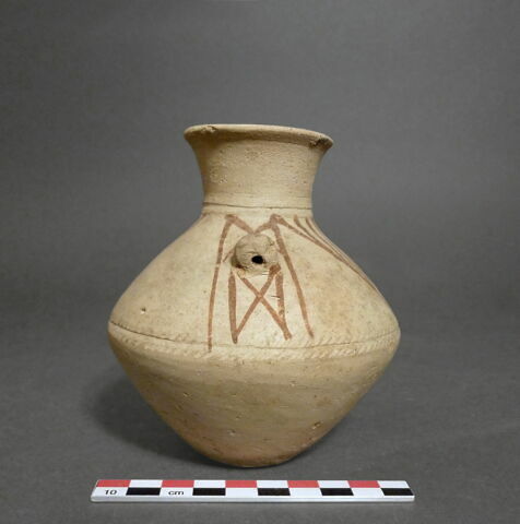vase, image 2/2
