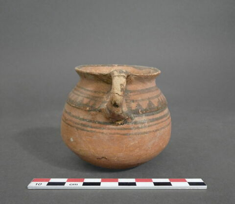 vase, image 2/2