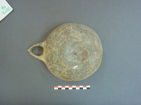 vase, image 3/3