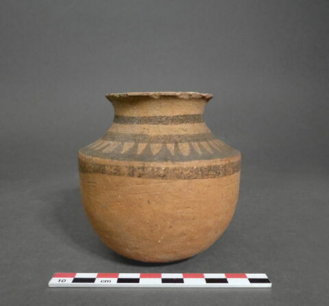 vase, image 1/1