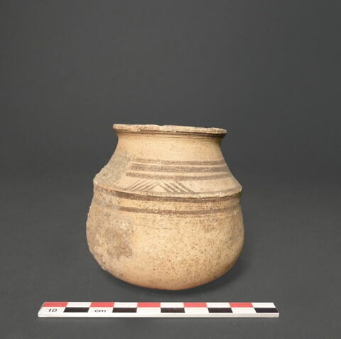 vase, image 1/1