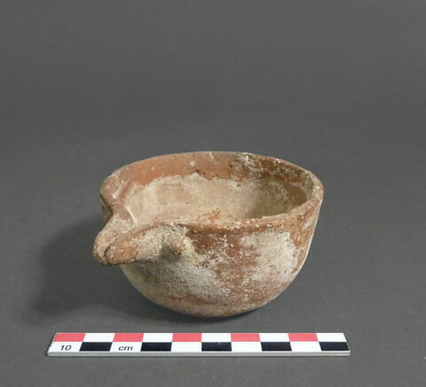 vase, image 3/3