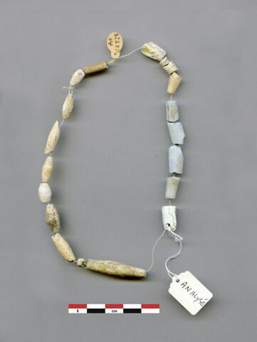 collier, image 1/1