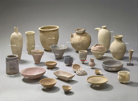 vase, image 2/3