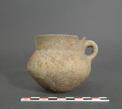 vase, image 1/1