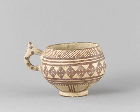 vase, image 3/3