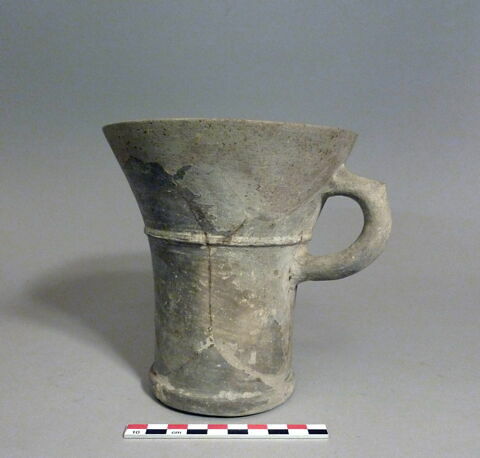 vase, image 1/1