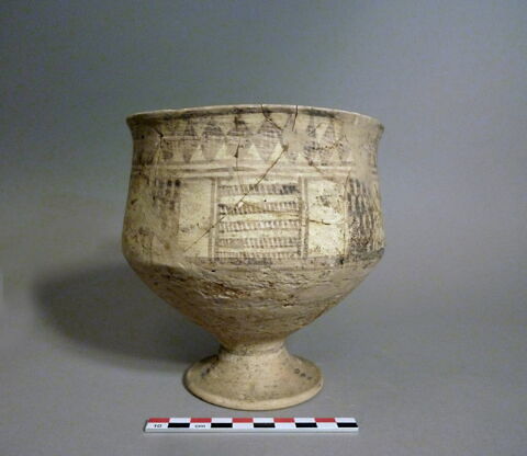 vase, image 1/1