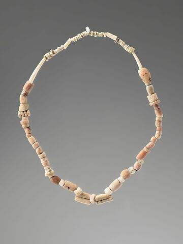 collier ; perle, image 1/4