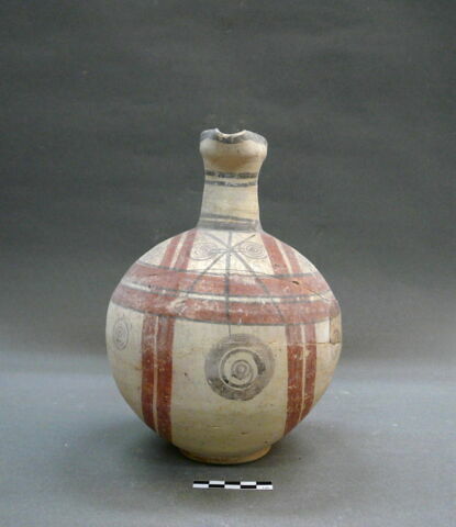 vase, image 2/3