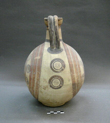 vase, image 3/3