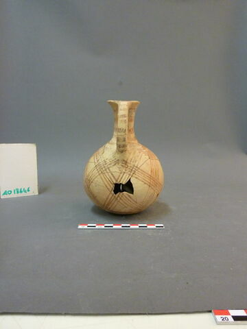vase, image 5/9