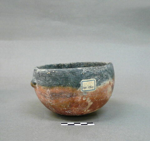vase, image 1/1