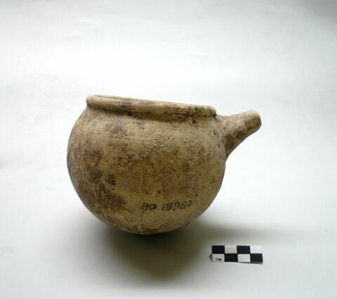 vase, image 1/1